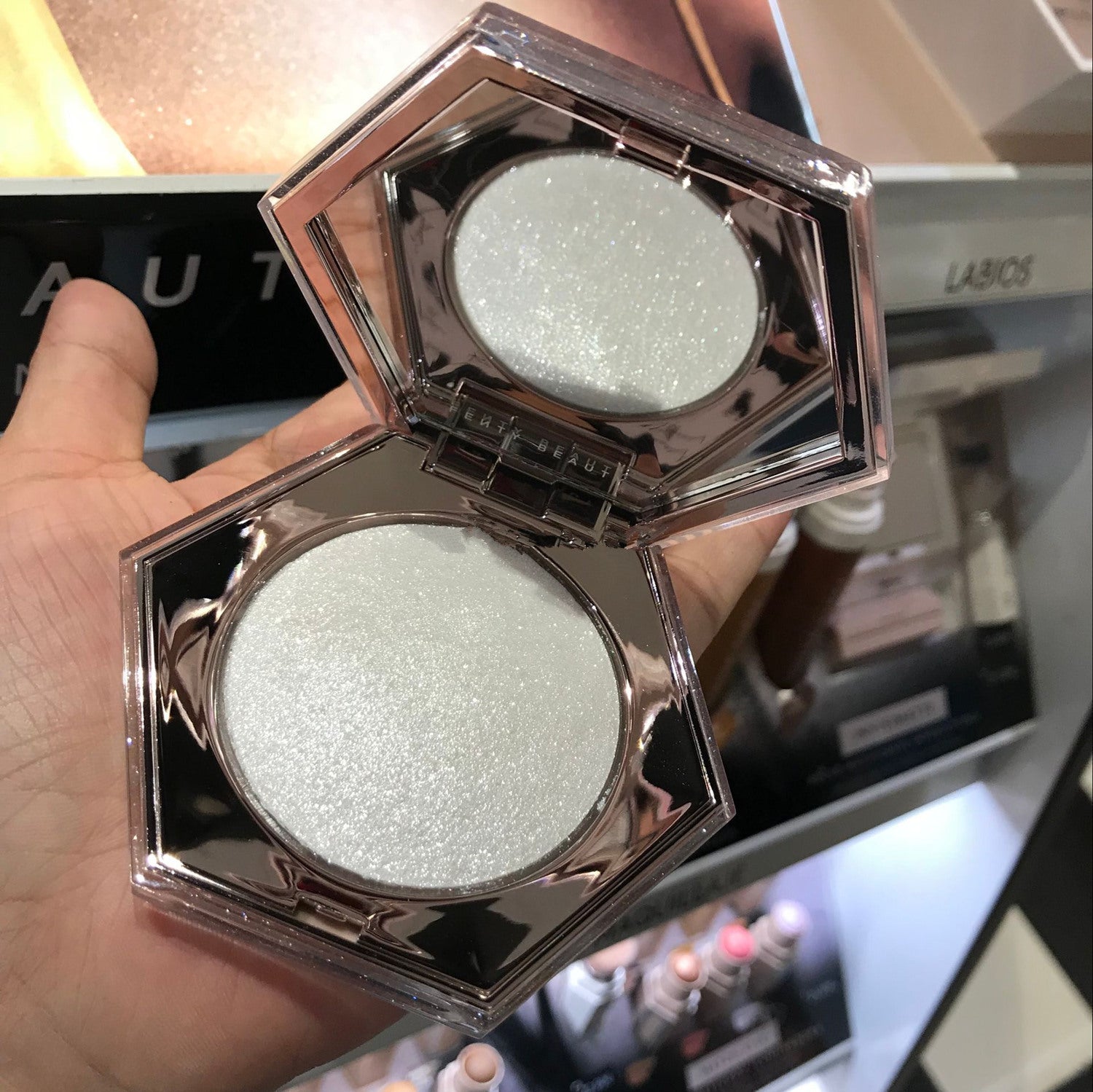 Fenty beauty diamond bomb high gloss powder